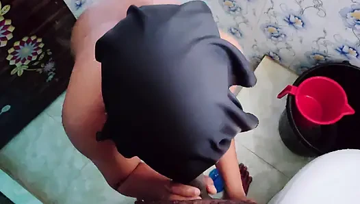 Bangladesi couple sex in the bathroom xxx video