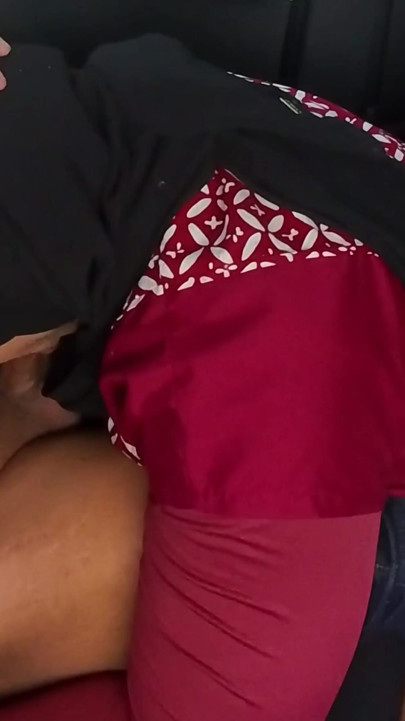 Desperate Asian Hijabi Muslim Office Worker Struggles with Taxi Bill, Ends Up Swallowing Driver's Dick - Minokiiko | Clip 1