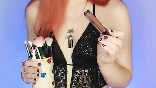 Cuckolds Juga Merayakan Halloween... Tapi Menyenangkan Penampilan Slutty Mereka Cinta!