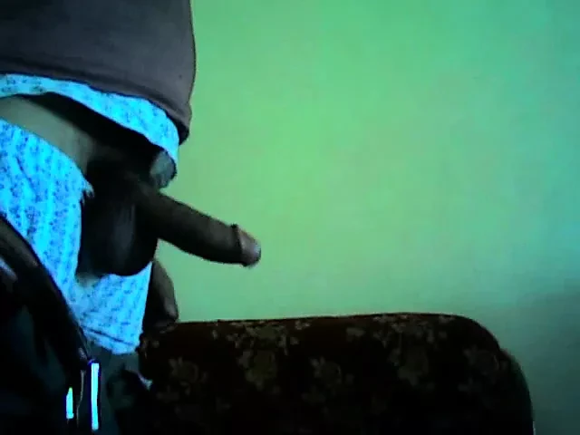 Egyptian migrant worker gets sucked by an Italian ( arab )