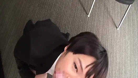 Keskin kısa saçlı güzel ai derin ve samimi bir karşılaşmada hassas tarafını gösteriyor