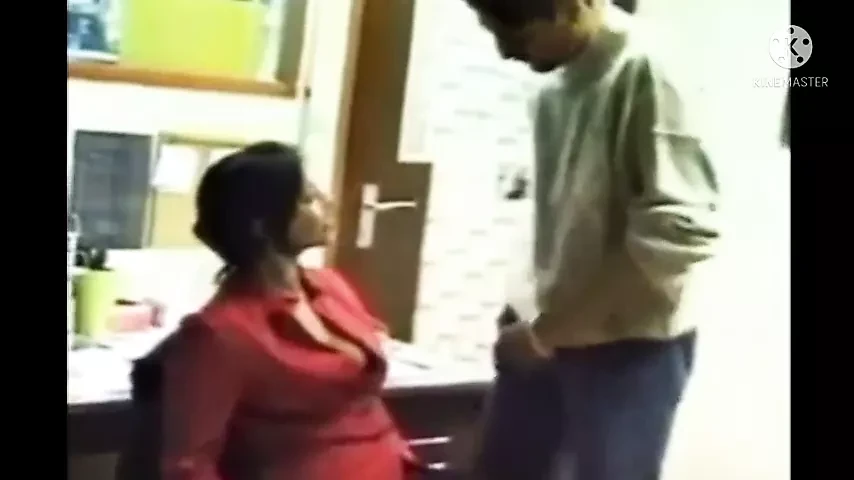 office worker bhabhi enjoying sex during work hours