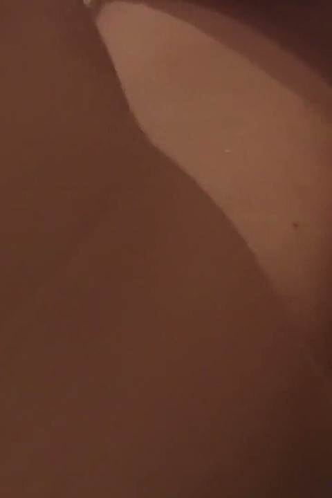 Com minha nova meia-irmã em seu quarto enquanto os pais estão ausentes