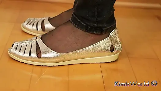 Pemujaan stoking nilon - godaan kaki ekstrem, goyang-goyang & main sepatu