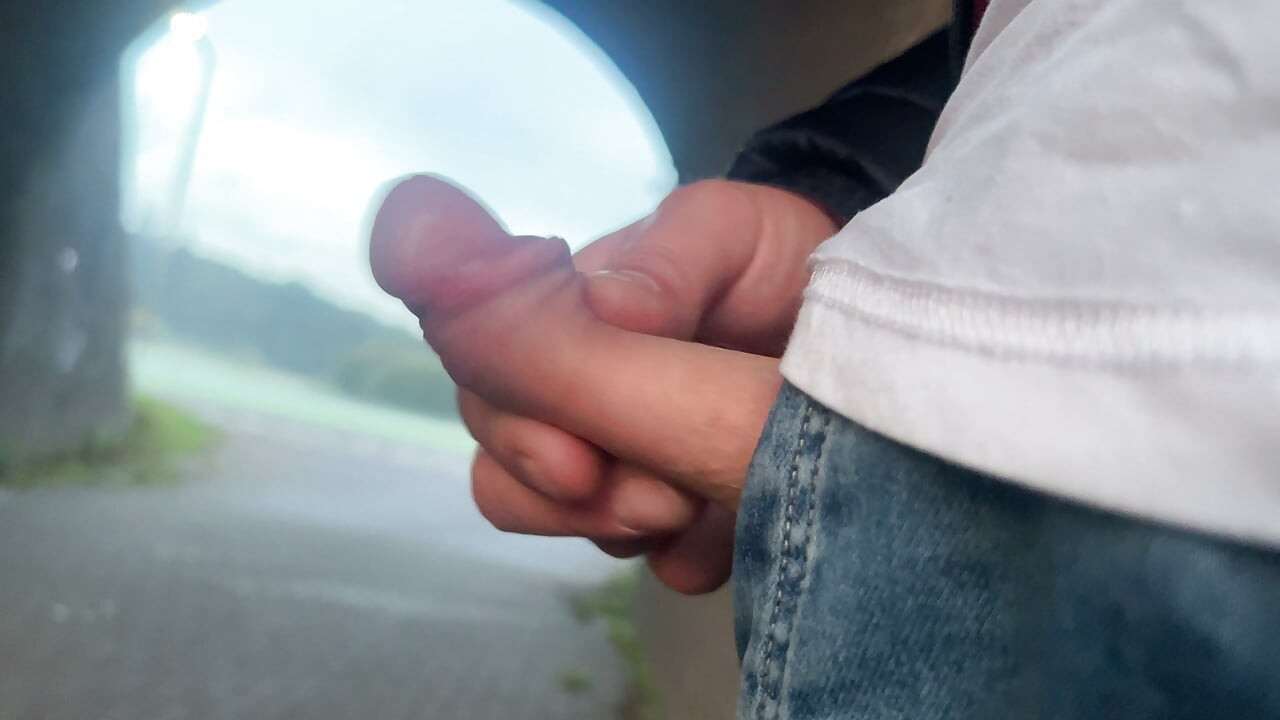 금발 여자가 내 자위를 보길 기다리며