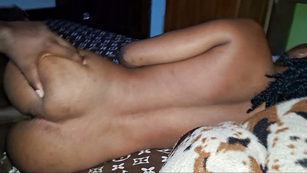 Eu faço sexo com minha namorada Niki