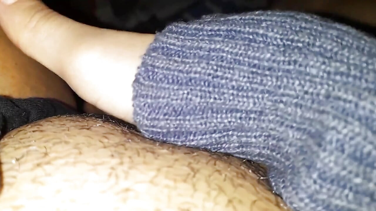 Me Desperté Y Comencé a Jugar Con Mi Coño Caliente, Jugoso Y Peludo. Déjame Correrme En Tu Boca.