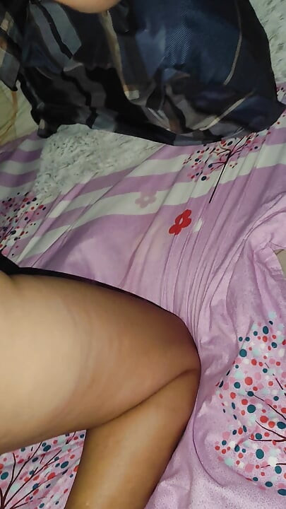 UNE MILF PHILIPPINE SE FAIT BAISER AVEC CREAMPIE ET BAISE DÉJANTÉ