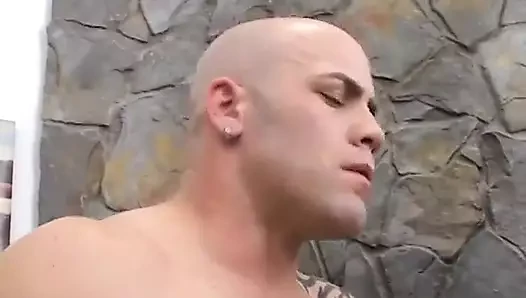 2 Hotties Exchange Cum After Blowing a Lucky Guy