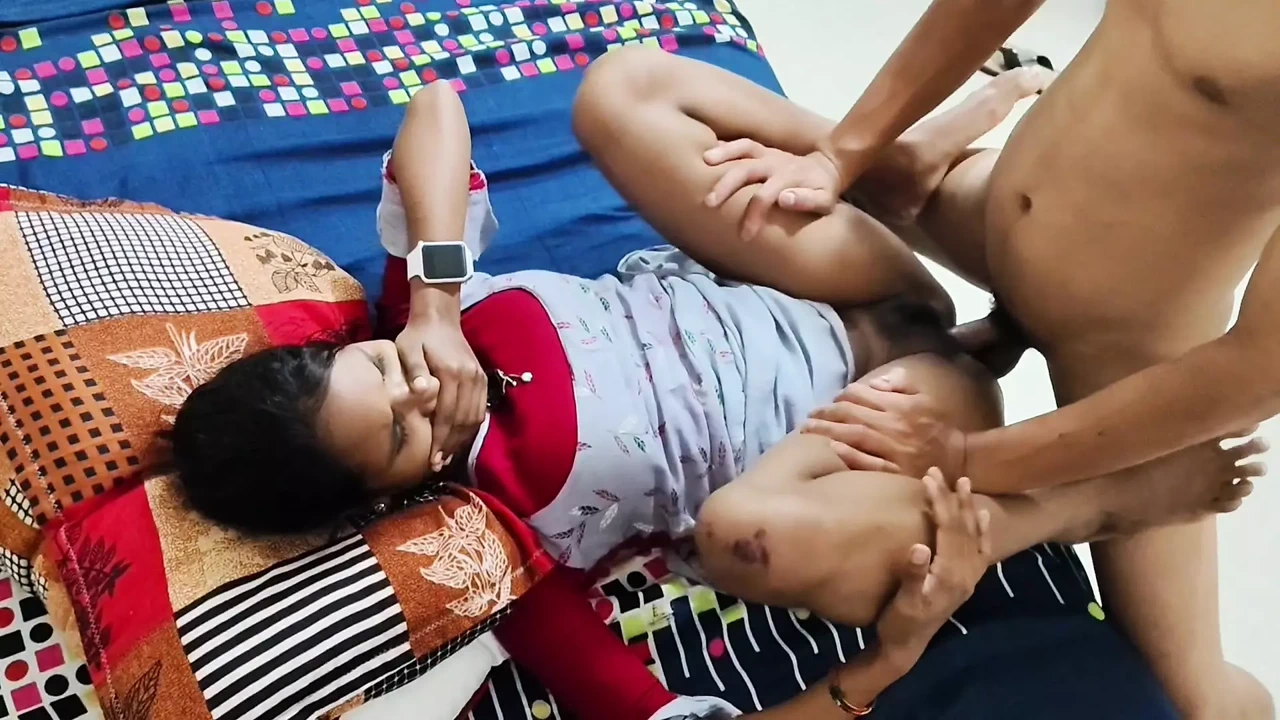 女孩被兄弟的朋友搞砸了。