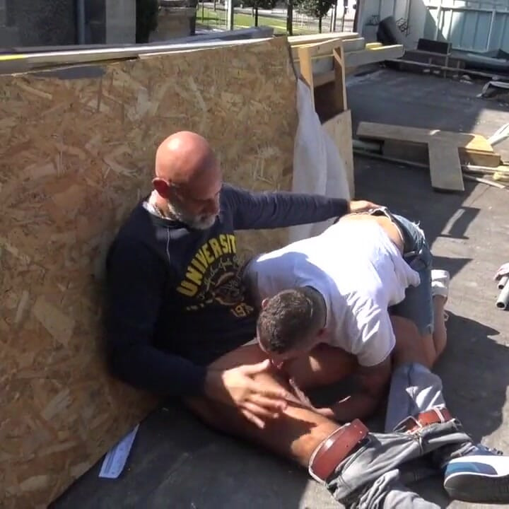 Young gay accept to be creampied by Stepdaddy