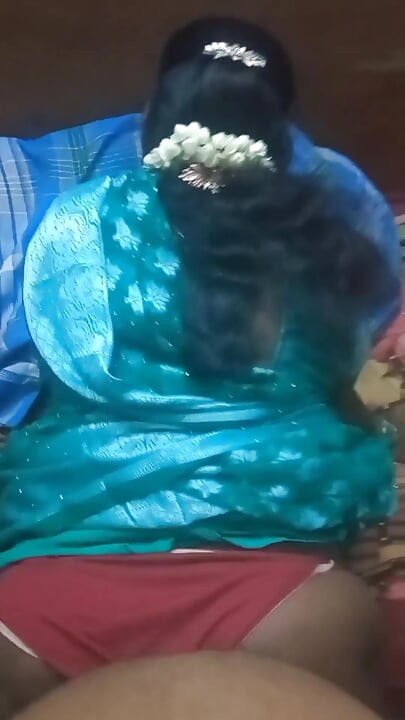 Zaproponowałem moją wielką czarną dupę starszemu szefowi na promocję mojego cuck hubby's - tamilski piesek anal! Indianhotwifex