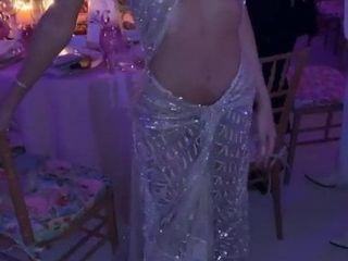 Emily Ratajkowski (IGVideo) 2019 MET Gala BTS