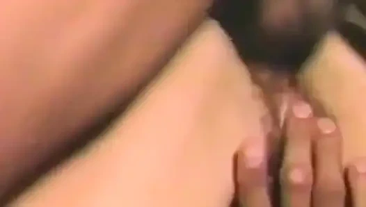 Vintage - jilat lidah dan ngentot di gym