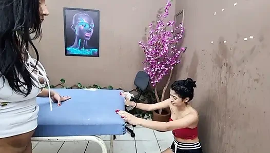 Клизма глотает лучших девушек и XXL литров клизмы