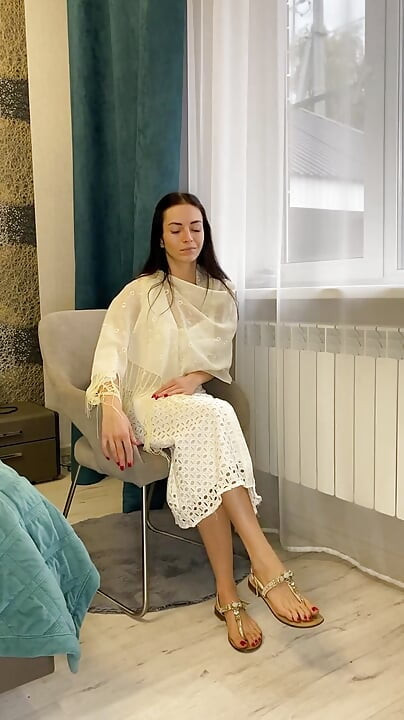 Výcvik otroků nohou, ponížení na záchodě