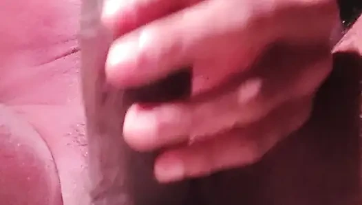 Sikime dokunuyorum