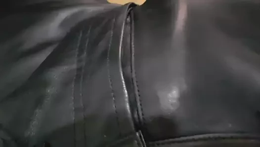 Mastürbasyon deri pantolon düğmesi sinek
