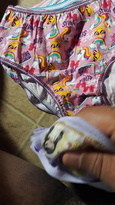 Bratz calcinha gozando na calcinha JoJo Siwa