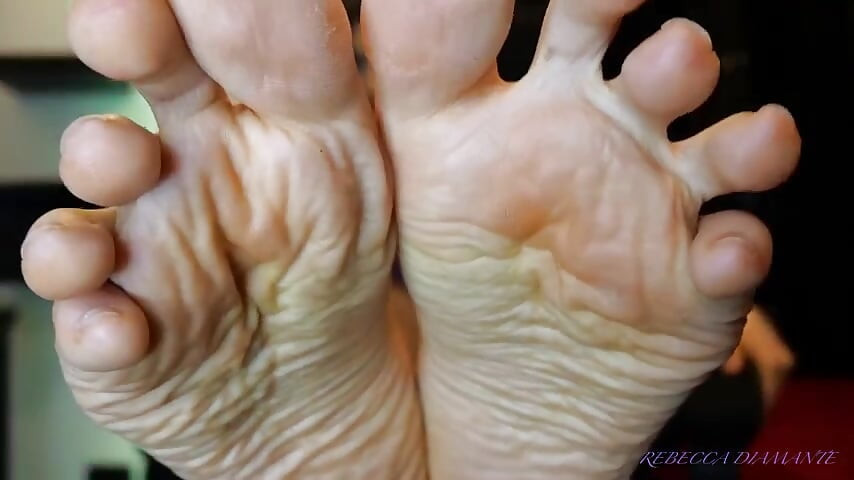 My Wrinkled Soles Are Your Pussy, Loser