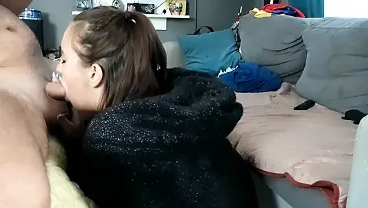 Morgen blowjob und rauchn beim schwanzlutschen