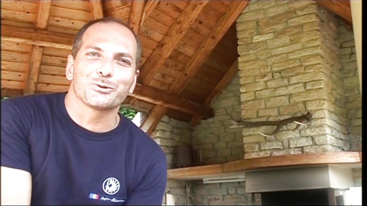 สาวผมบลอนด์นมใหญ่สุดฮอตใส่แว่นโดนเย็ดสองควยรูเดียว