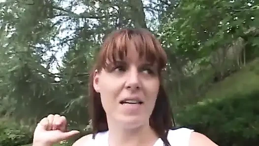 Curvy cheerleader raises skirt and gets her pussy licked