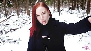Pieprzyłem nagą sukę w zimowym lesie i cummed w jej ustach - Mollyredwolf