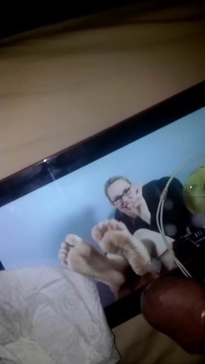 laylah feet cum coutdown
