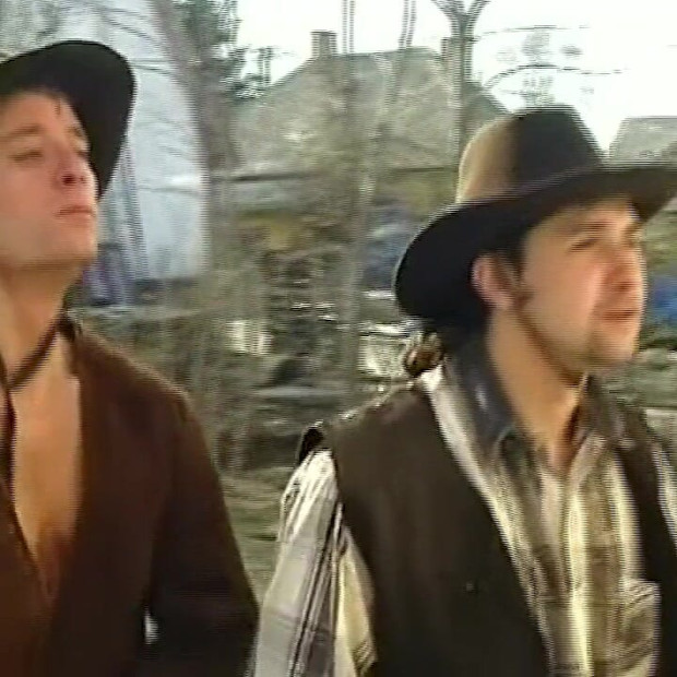 배다른 여동생의 섹스를 지켜보는 의붓아빠