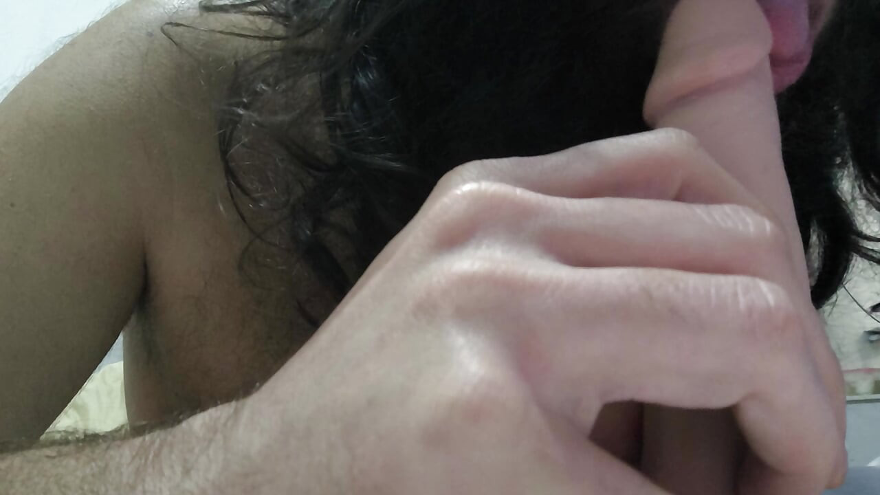 Blowjob berjembut dengan erangan keras, kontol keras, masturbasi anal (gunakan earphone)