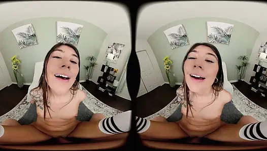 FORBVR - du bringt dieser süßen freundin bei, wie man beim schwanzreiten pOV kommt