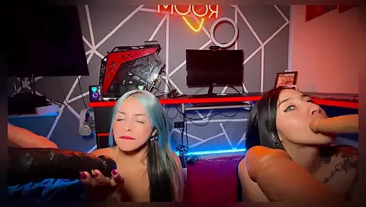 Оргия с точки зрения с дилдо BBC и двумя возбужденными лесбиянками — Sweetkimmi