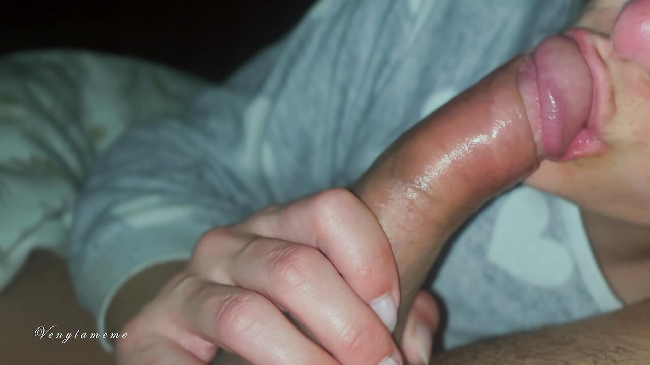 Bedtime Blowjob and Handjob for My Husband Before We Go to Bed