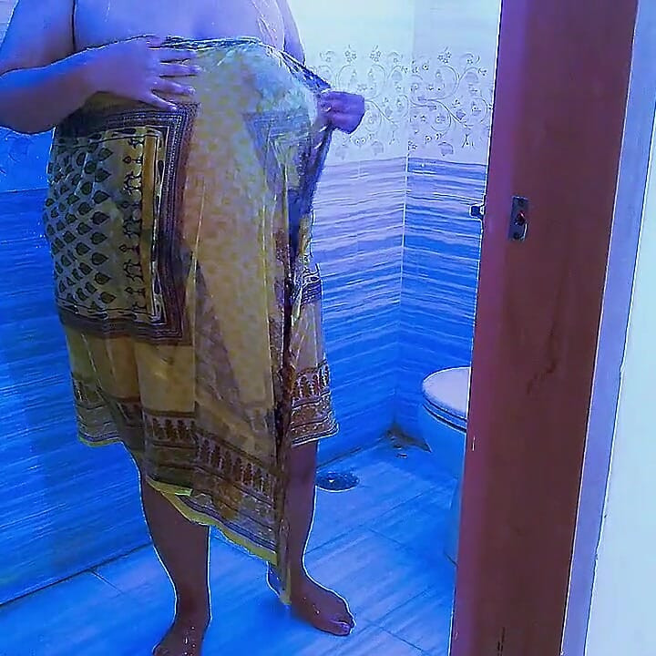 화장실에서 섹스하는 사우디 아라비아 핫한 아줌마