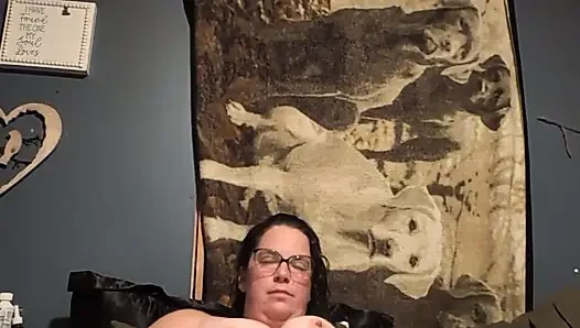 After being left without any kind of attention from my husband. I find time alone to please myself and have a little fun