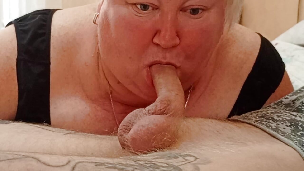 cumshot from a deep stepmom blowjob