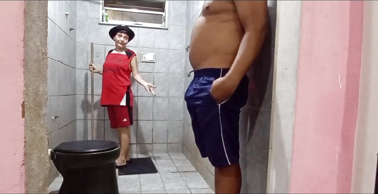 我把鞋子放在浴室里吹箫
