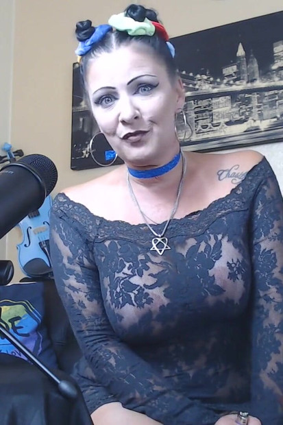 ASMR POV von rauchener göttin dominiert