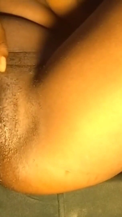 Nigerian beautiful 18+ girl masturbated her pussy and she squirted | Clip 2