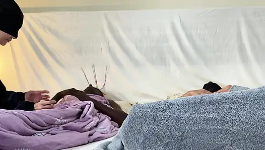 Белая шлюшка с большим черным членом растягивает задницу муж и большой черный член, часть 1