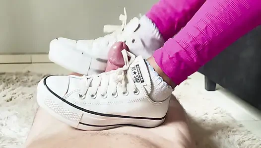 Cumming prematurely on her feet