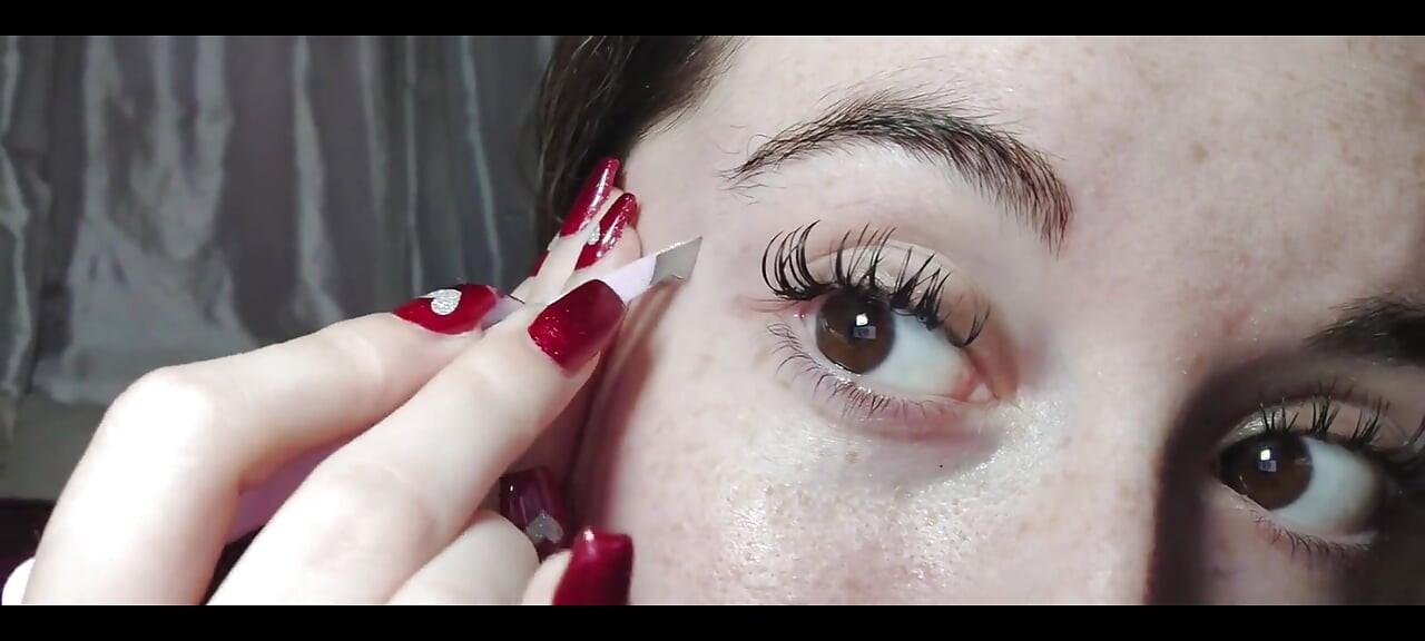 Tweezing My Eyebrows Close up