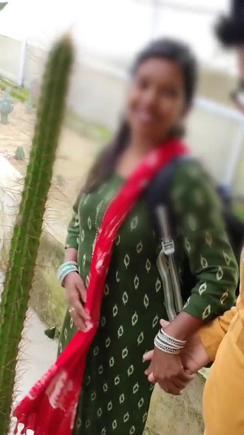 Detik kuat dari "Sali dan abang ipar pergi ke taman untuk bercinta - abang ipar awak mengambil adik ipar untuk berjalan-jalan,"