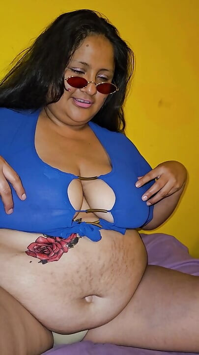 BBW with a big belly looking for cocks