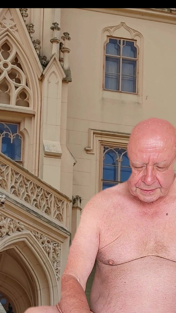 "Adamandeve ve lupo ile sokakta tam 4k film çıplak yoga" filminden önemli an
