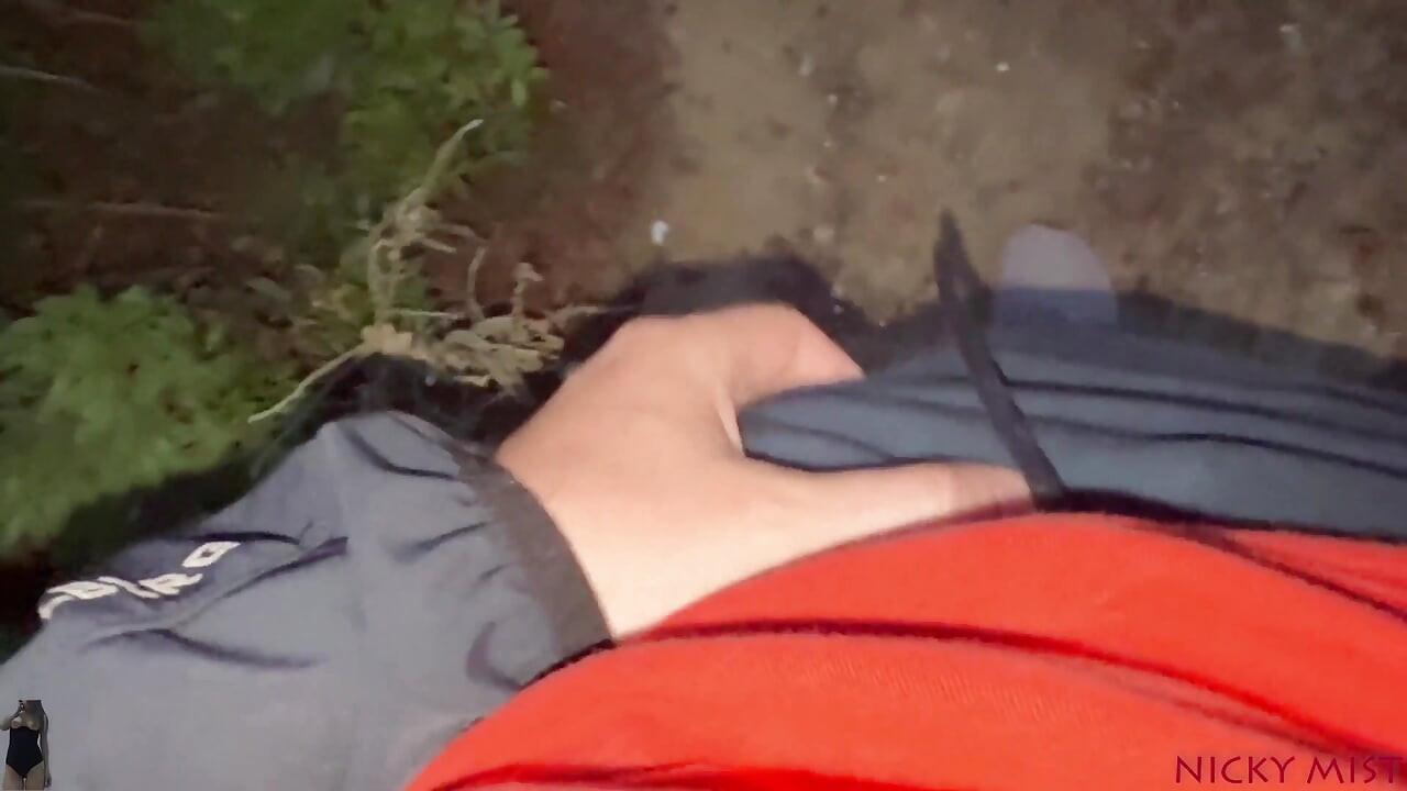 Nicky Mist Igra se s Zabavnim Dečkom u Jutrošnjem Mjestu