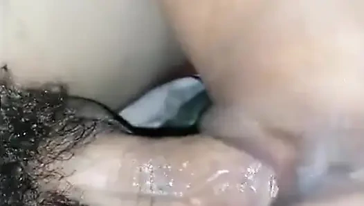 İyi bir penis binerken, göğüslerime boşaldı