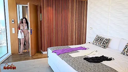 Lezbiyen üçlü grup seks: azgın carla büyük götlü 2 latine katılıyor - carla boom