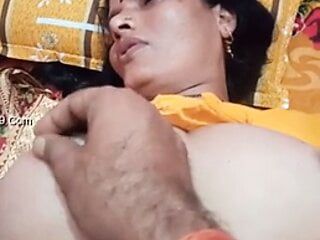 Deis villaggio indiano bhabhi fa sesso con il marito